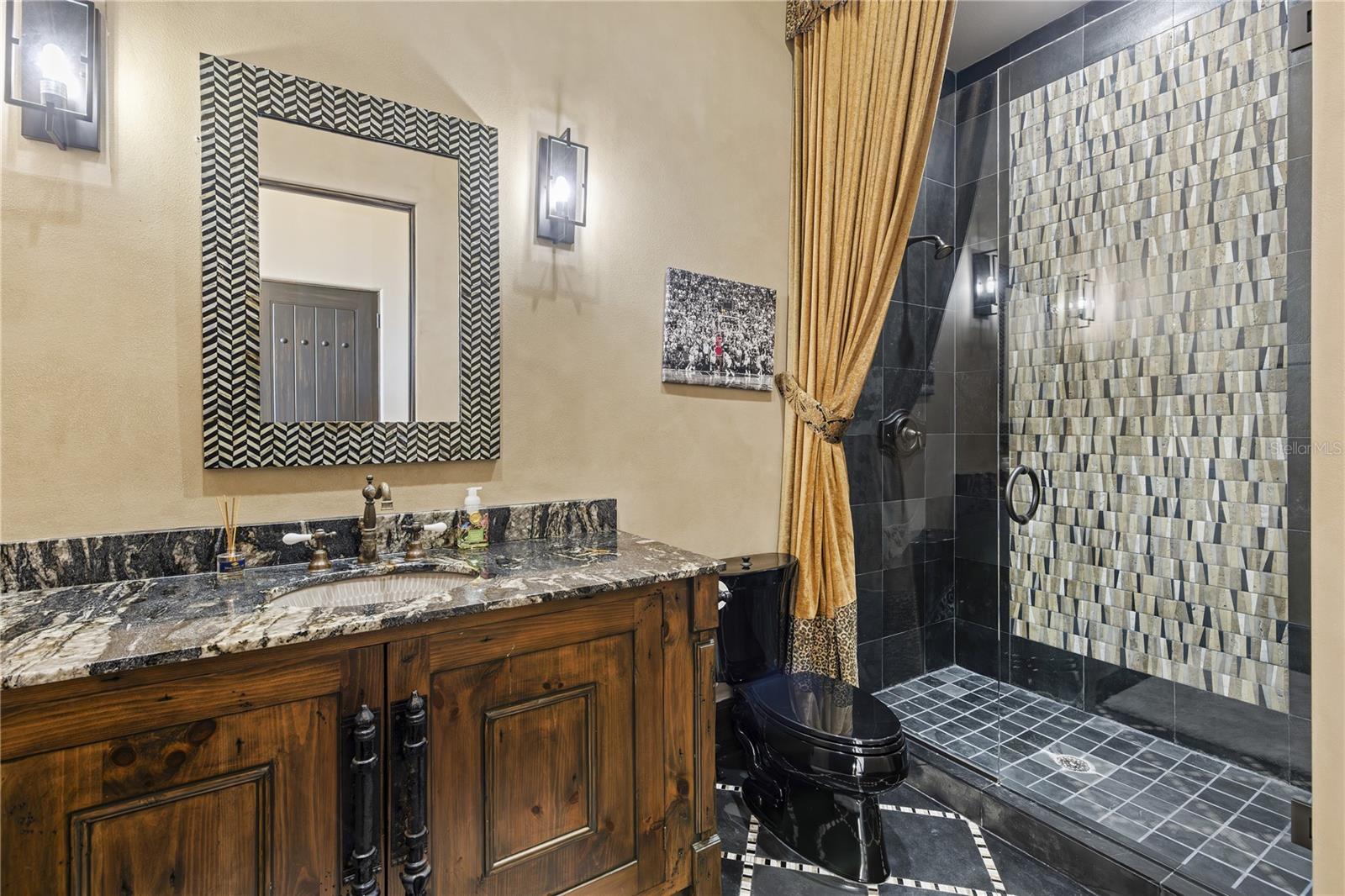 Image 51 of 100 For 16639 Arezo Court