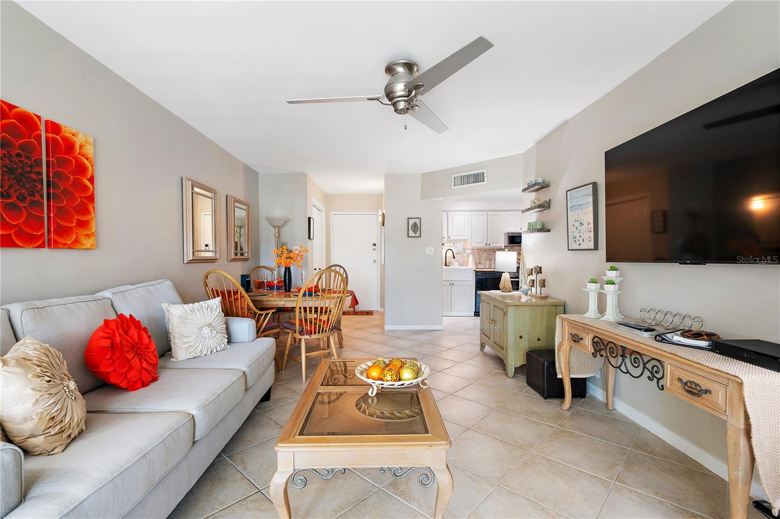 Image 11 of 36 For 10365 Paradise Boulevard 21