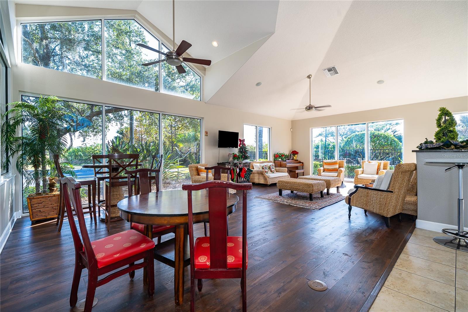 Image 25 of 36 For 4177 Orange Blossom Trail 510