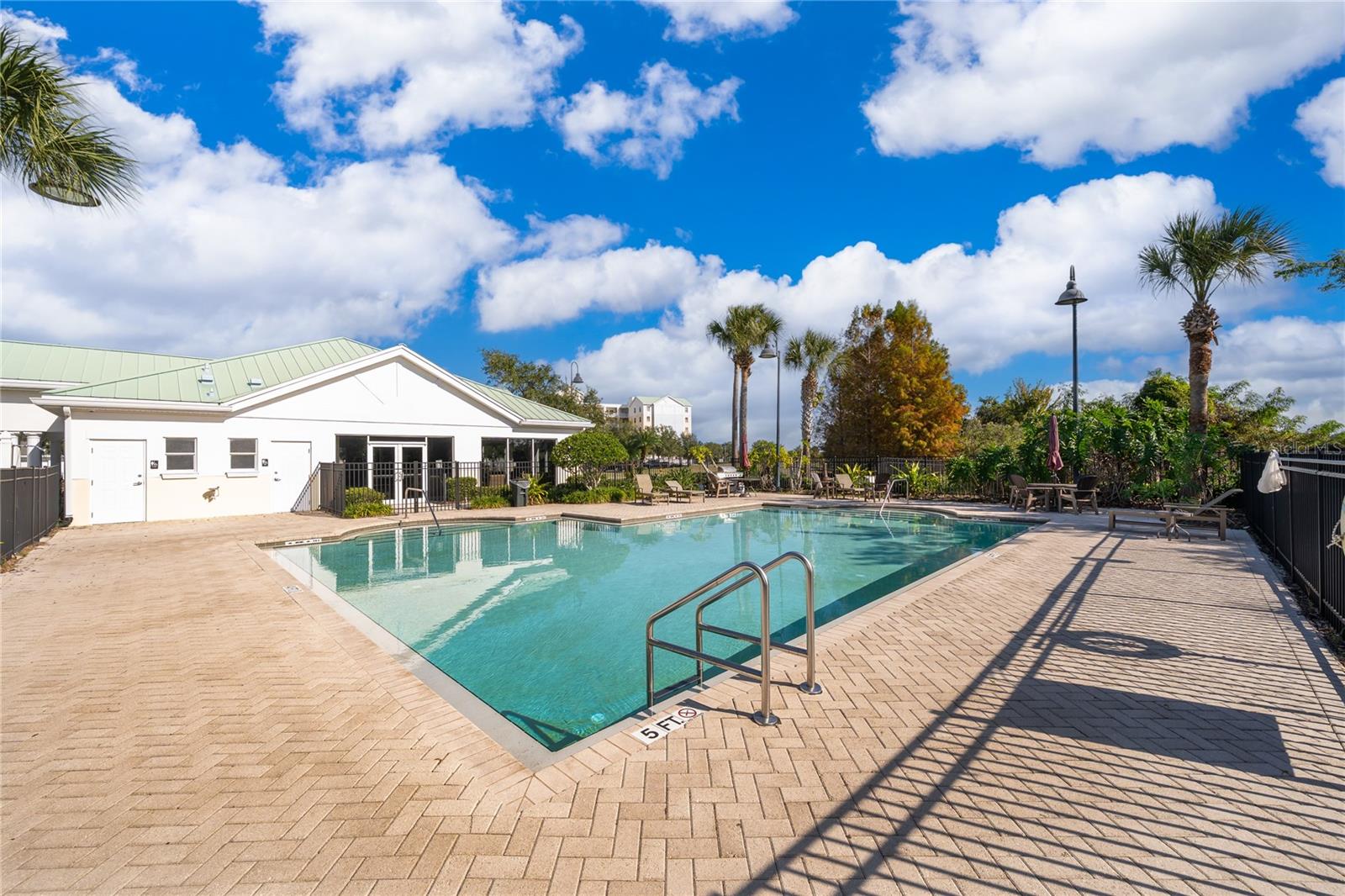 Image 29 of 36 For 4177 Orange Blossom Trail 510