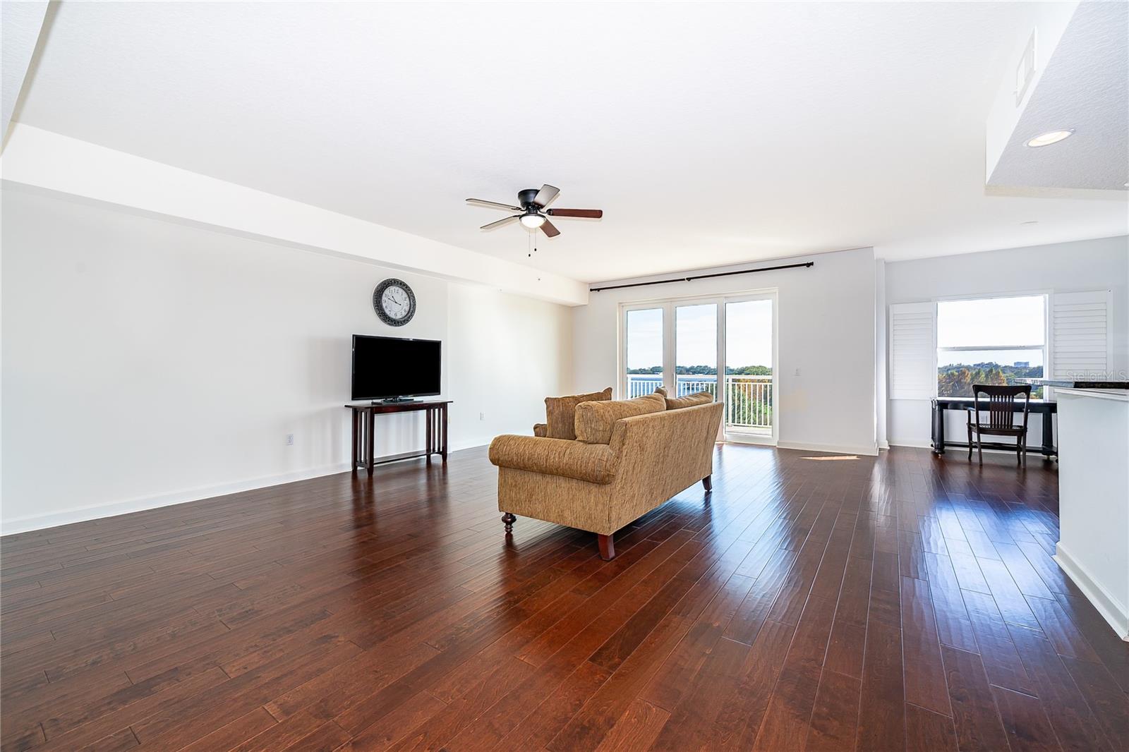 Image 6 of 36 For 4177 Orange Blossom Trail 510