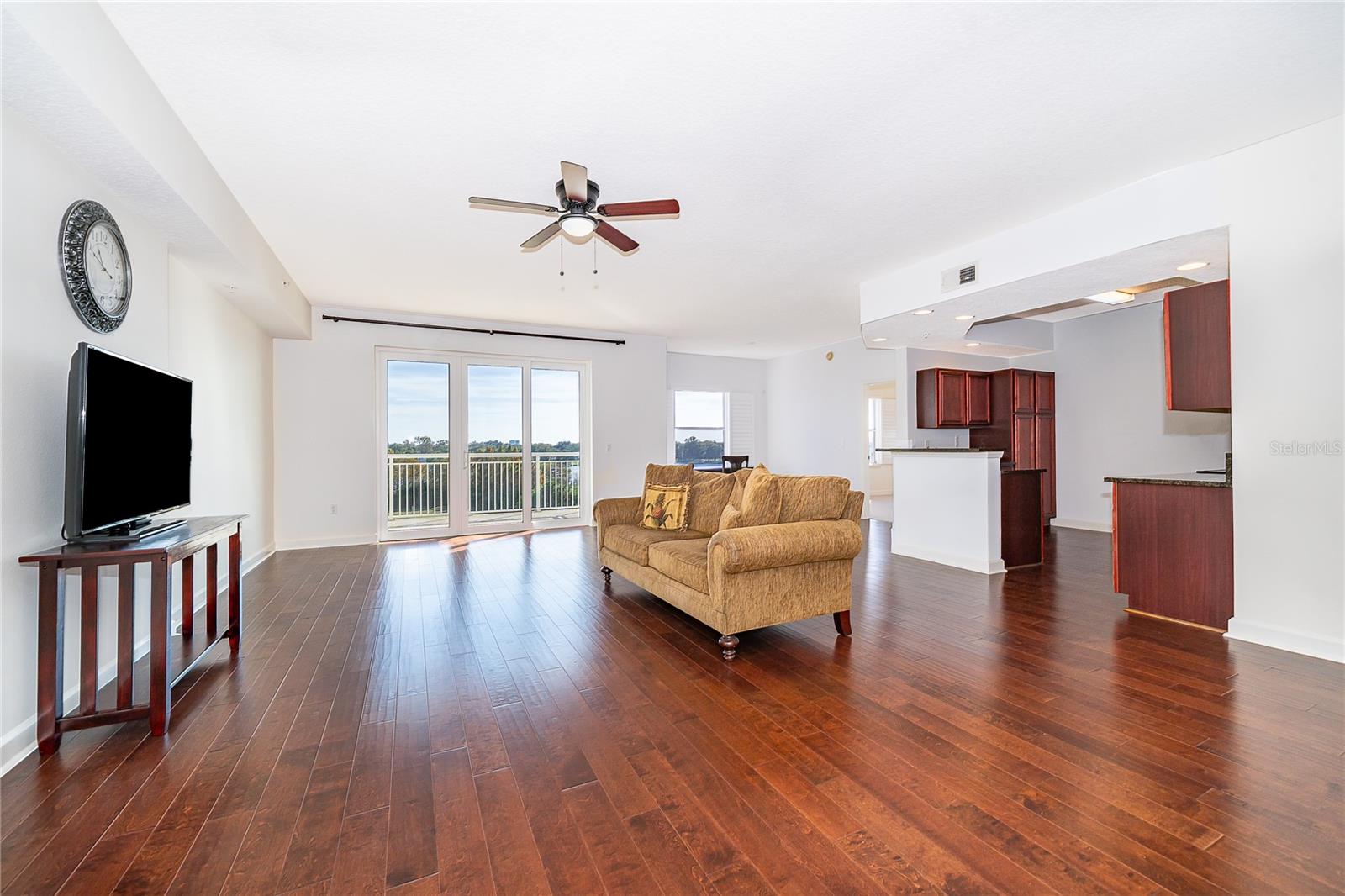 Image 7 of 36 For 4177 Orange Blossom Trail 510