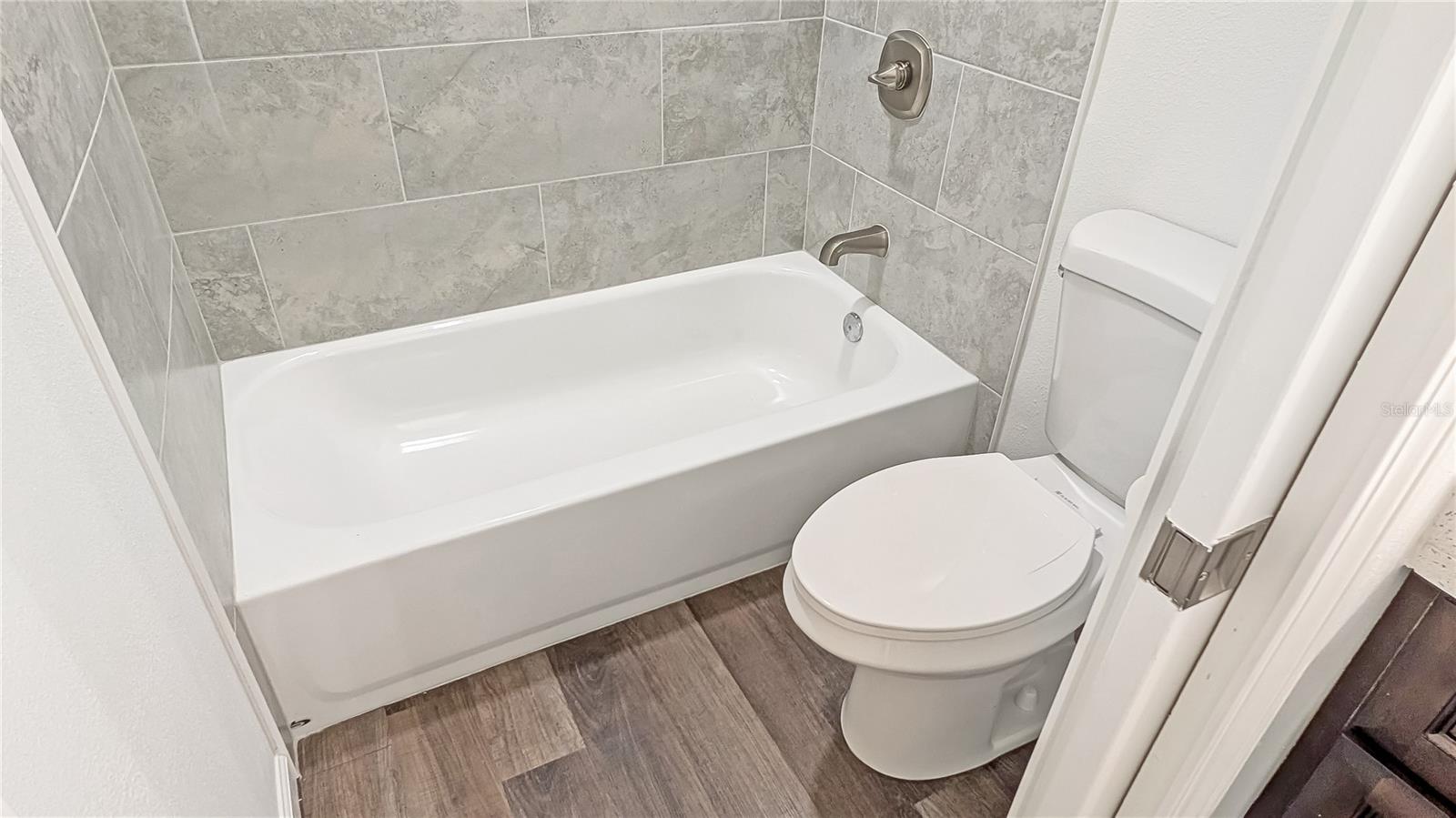 Image 20 of 33 For 1040 20th Street