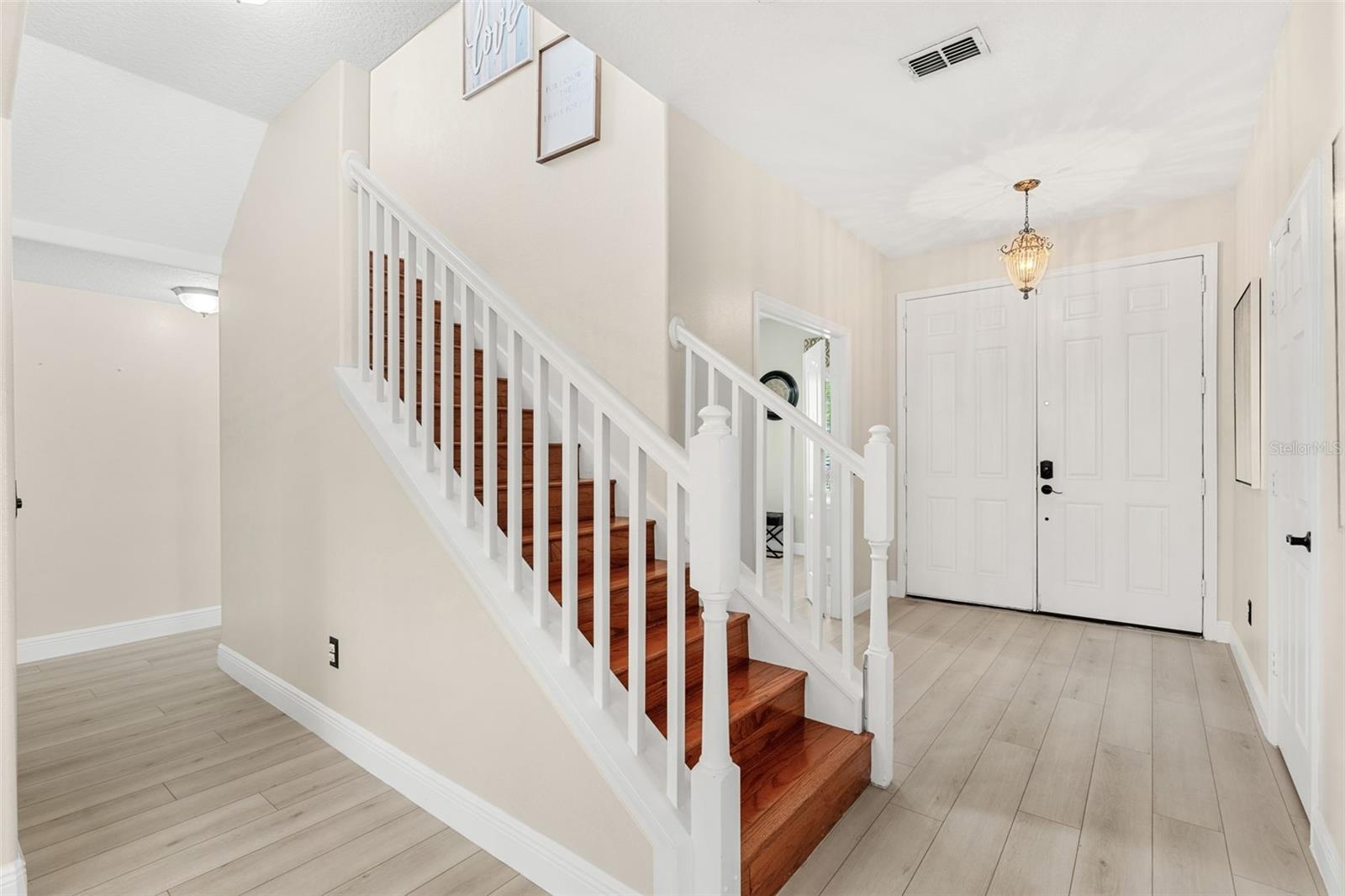 Image 12 of 79 For 555 Carey Way