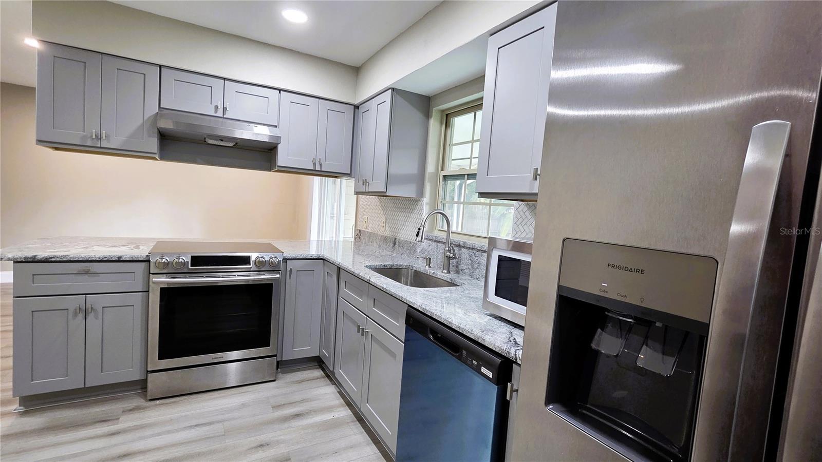 Image 6 of 14 For 401 Noya Lane