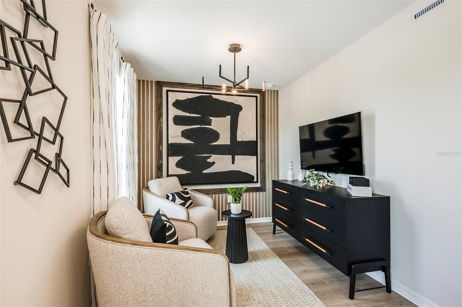 Image 11 of 17 For 671 Clark Street