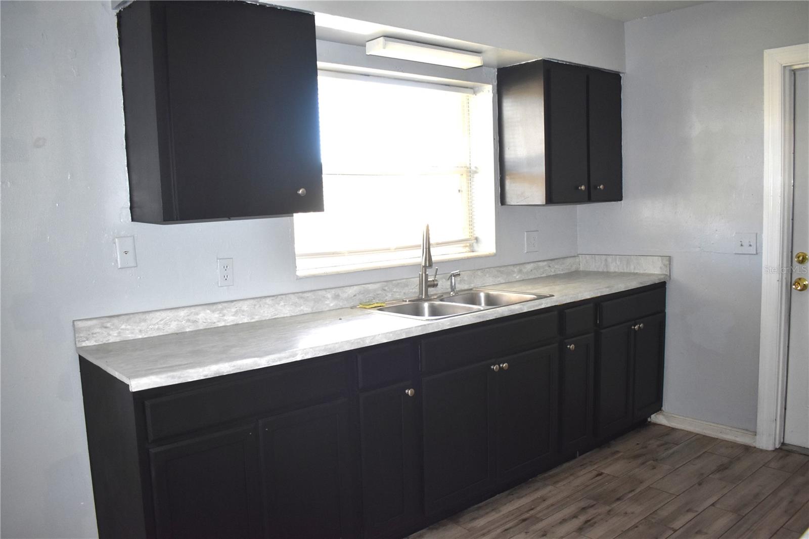 Image 4 of 16 For 5920 Riviera Drive