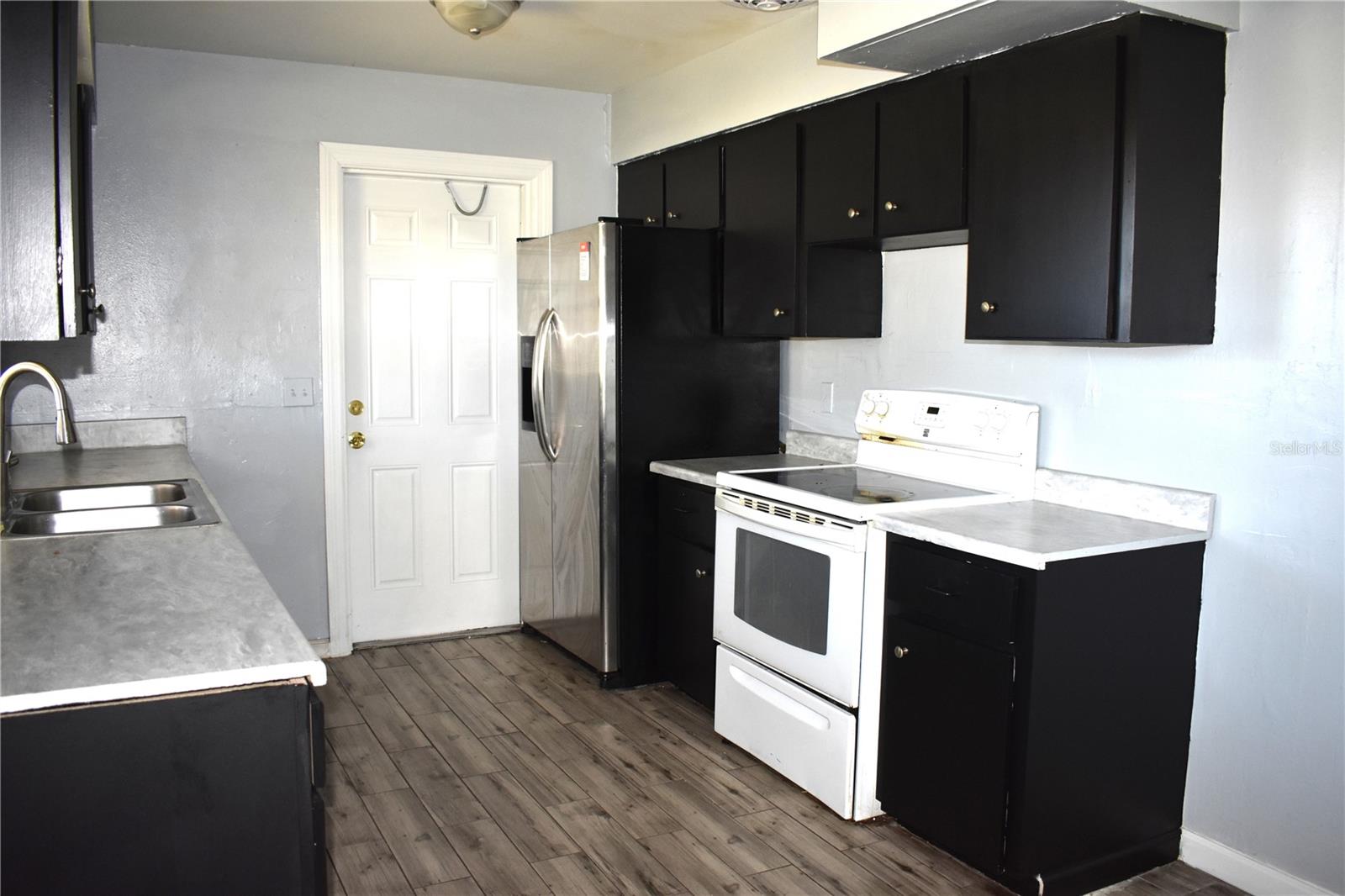 Image 5 of 16 For 5920 Riviera Drive