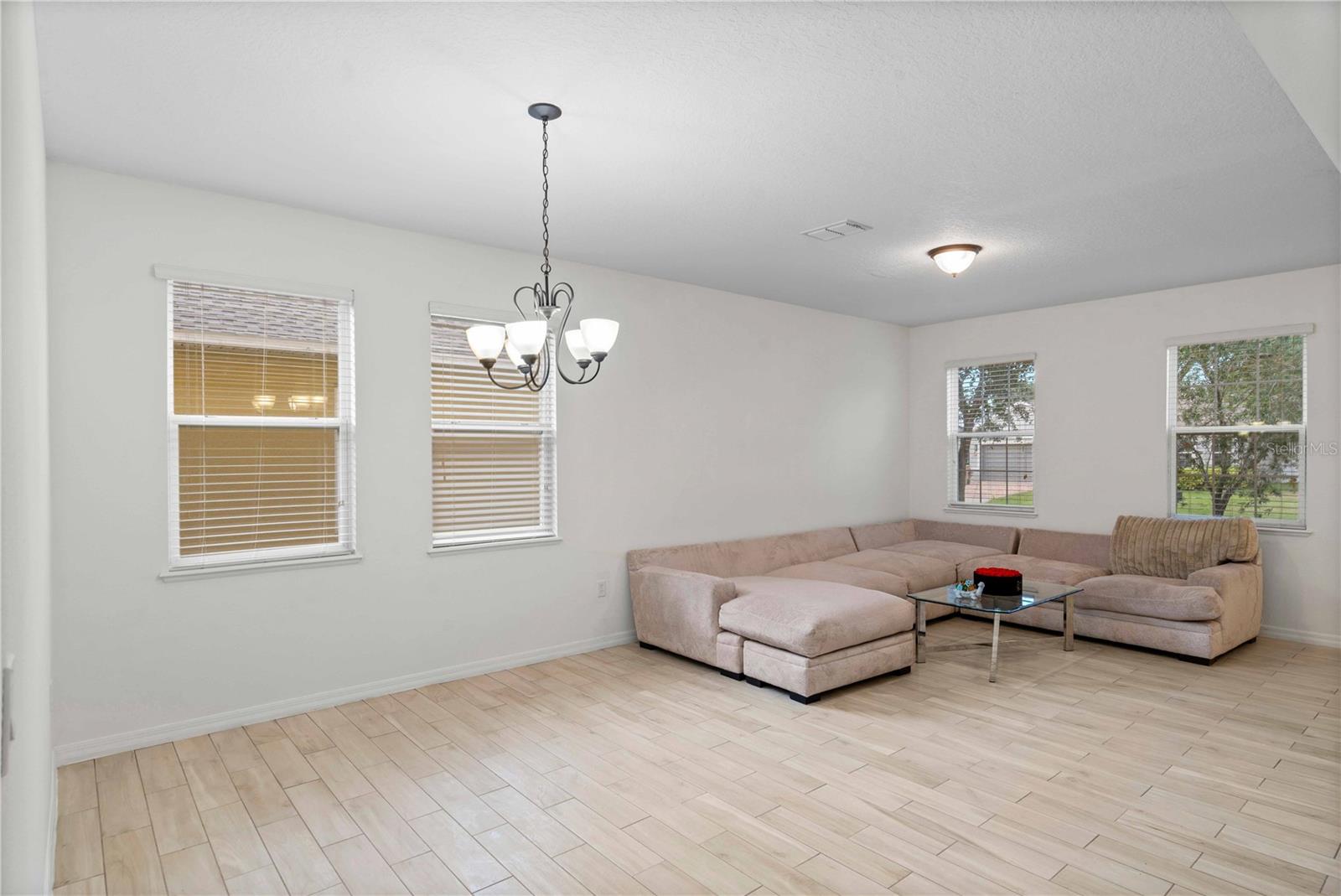 Image 5 of 28 For 16100 Yelloweyed Drive