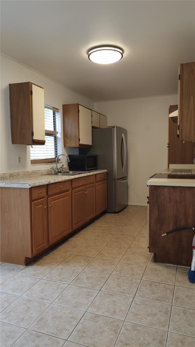 Image 12 of 30 For 1737 Shady Ridge Court 231