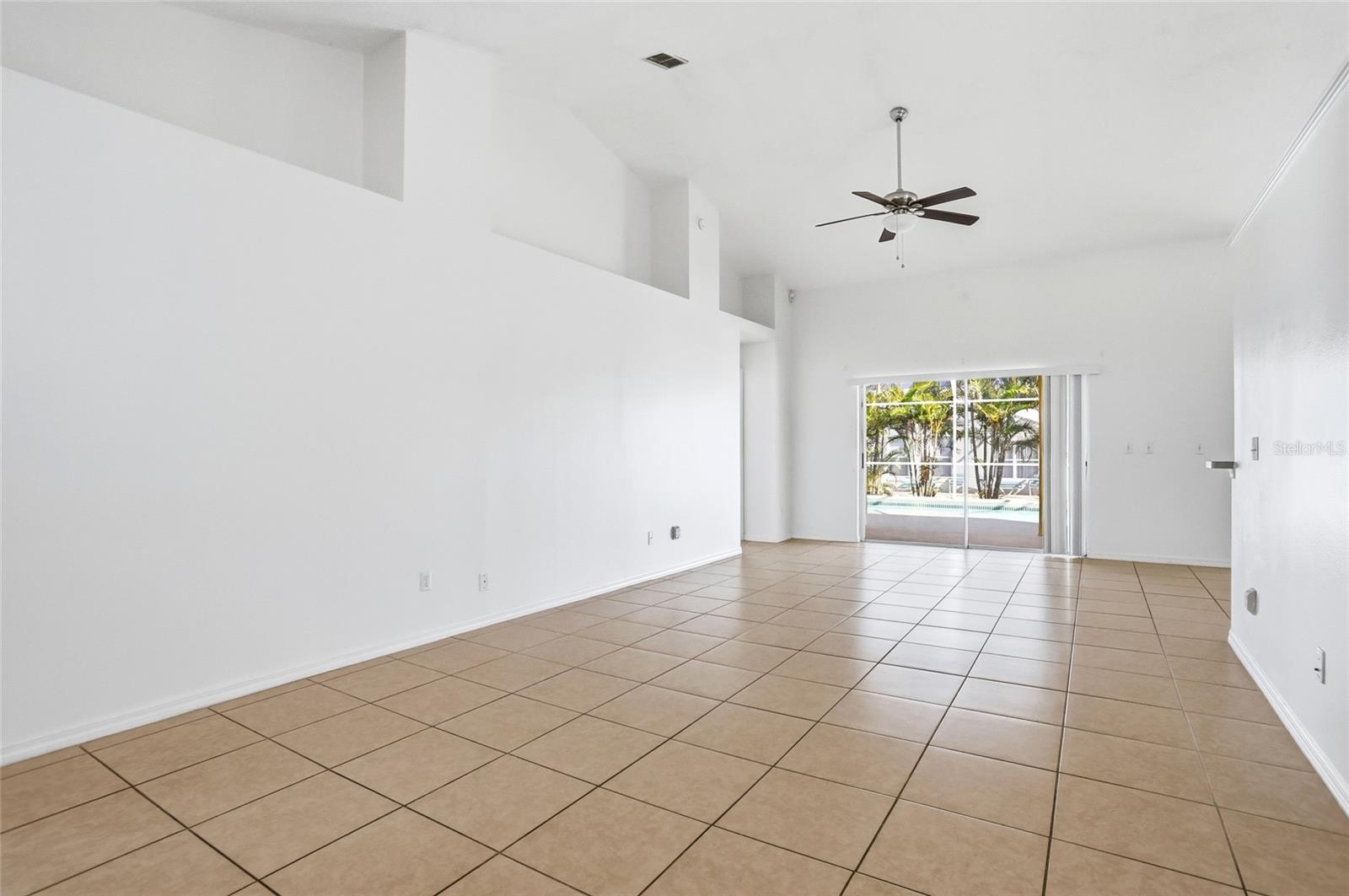 Image 11 of 48 For 206 Rochester Loop