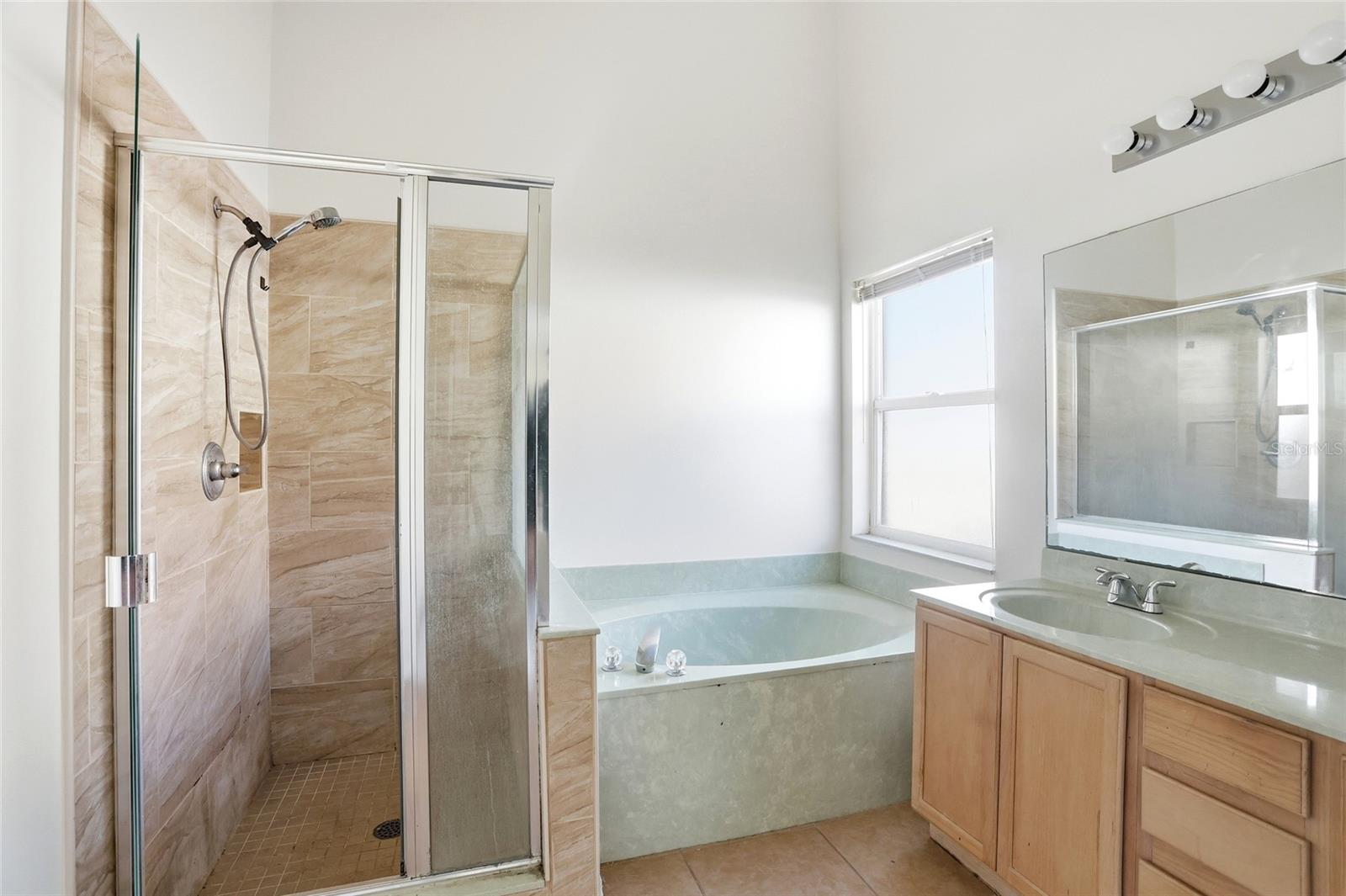 Image 22 of 48 For 206 Rochester Loop