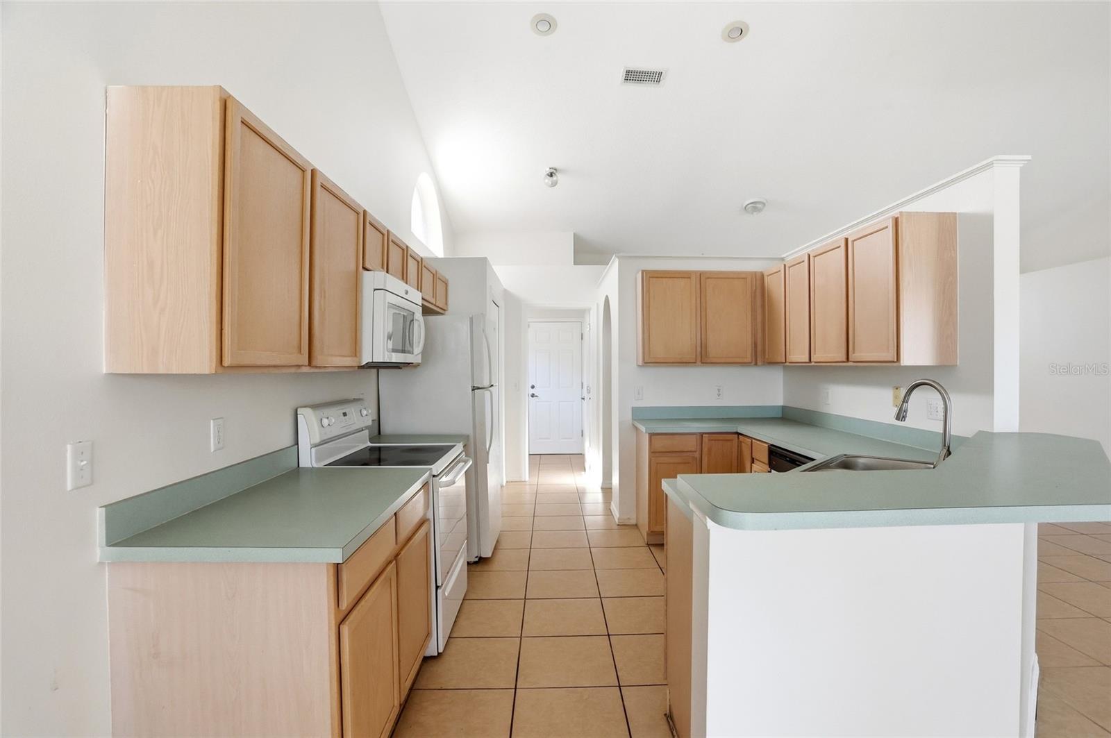 Image 26 of 48 For 206 Rochester Loop