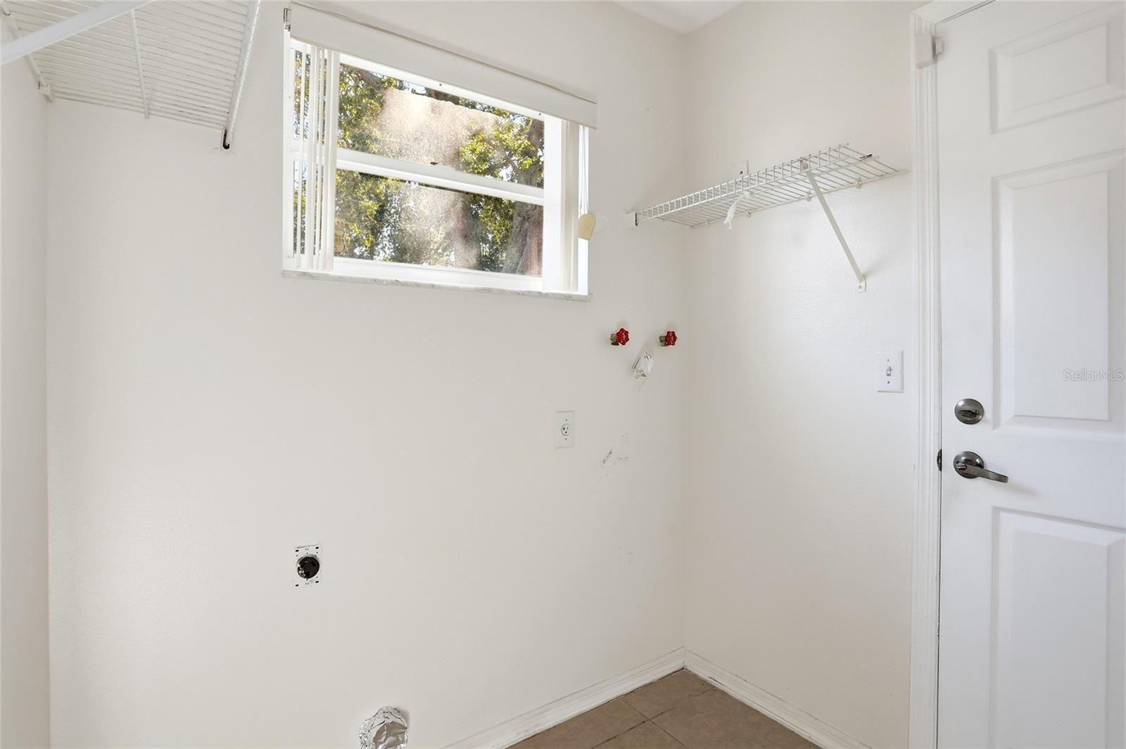 Image 27 of 48 For 206 Rochester Loop