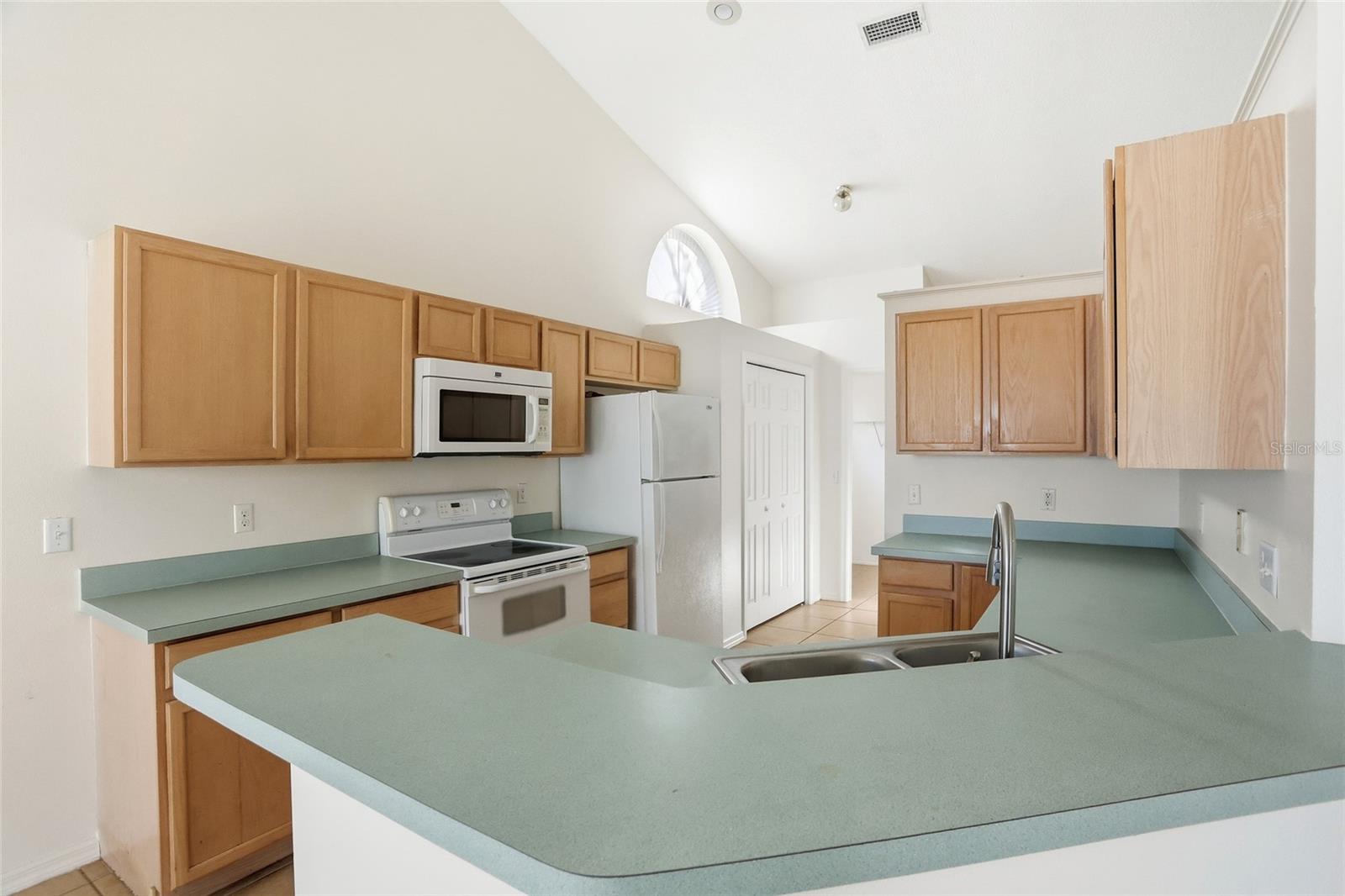 Image 29 of 48 For 206 Rochester Loop