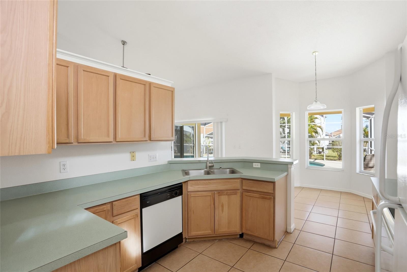 Image 30 of 48 For 206 Rochester Loop