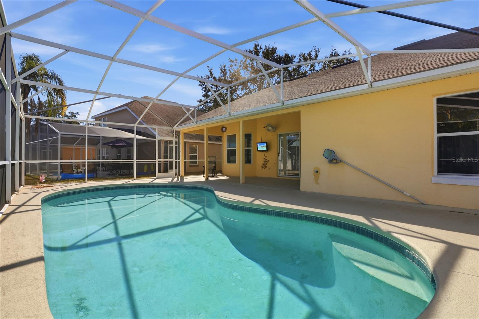 Image 36 of 48 For 206 Rochester Loop