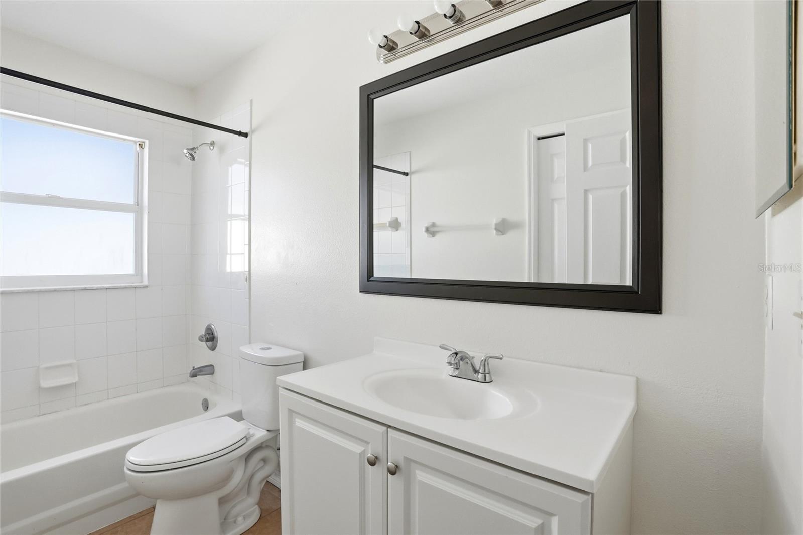 Image 5 of 48 For 206 Rochester Loop