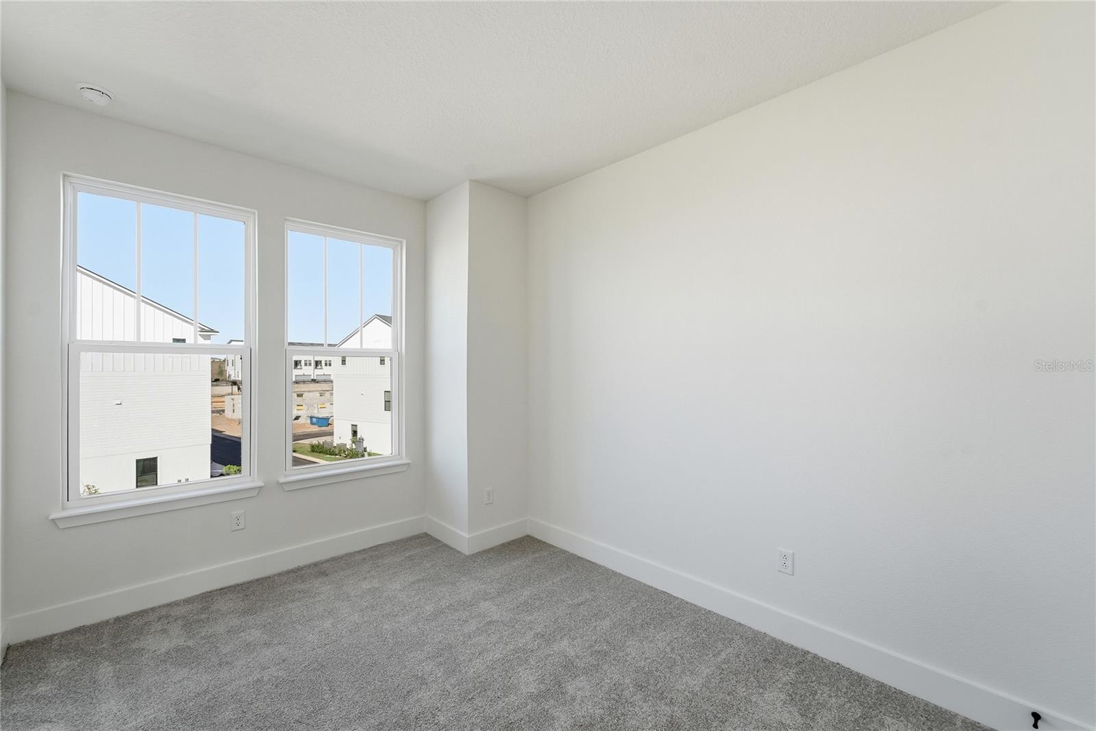 Image 21 of 28 For 15058 Grove Lake Drive