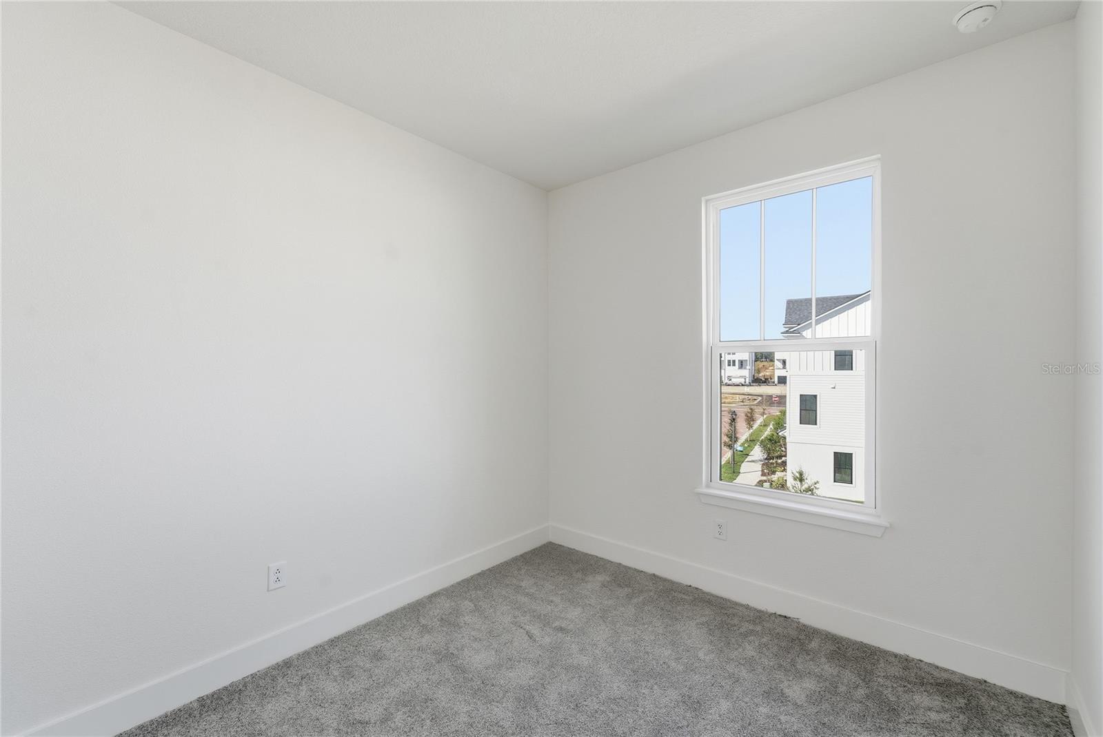 Image 23 of 28 For 15058 Grove Lake Drive