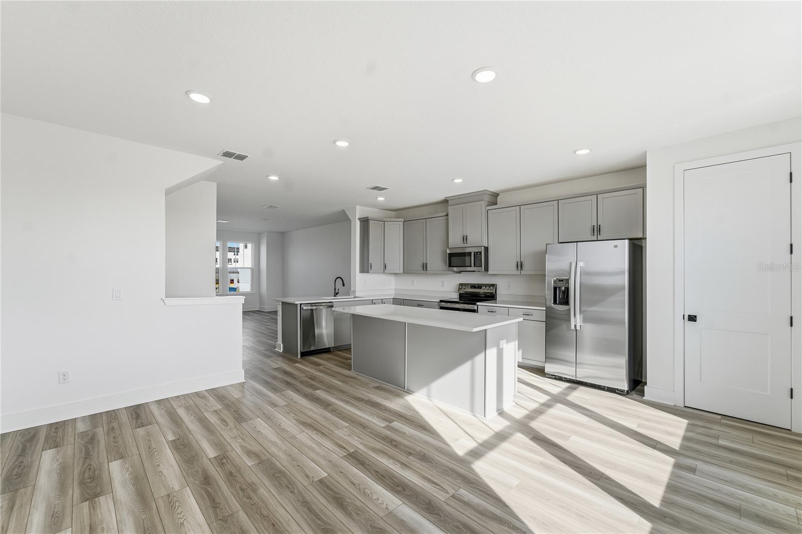 Image 8 of 28 For 15058 Grove Lake Drive