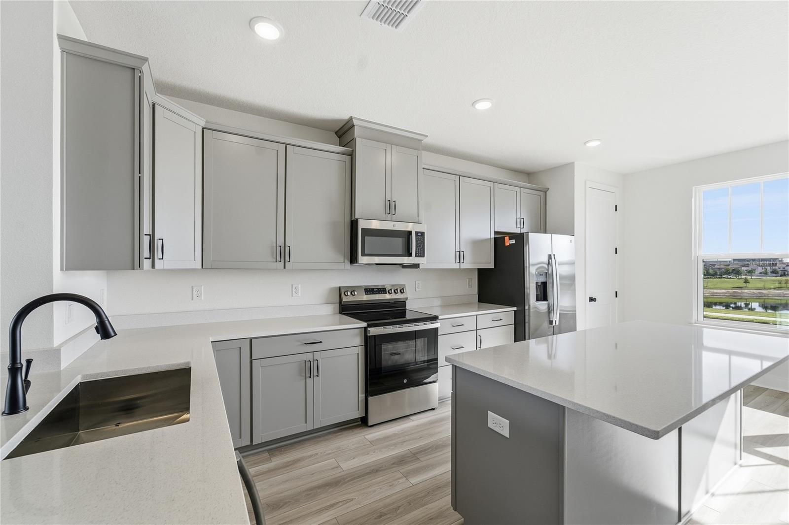 Image 9 of 28 For 15058 Grove Lake Drive