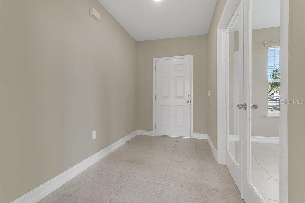 Image 3 of 36 For 807 Glen Creek Court