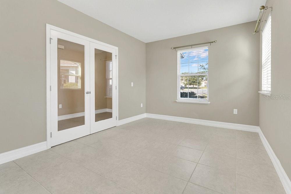 Image 4 of 36 For 807 Glen Creek Court