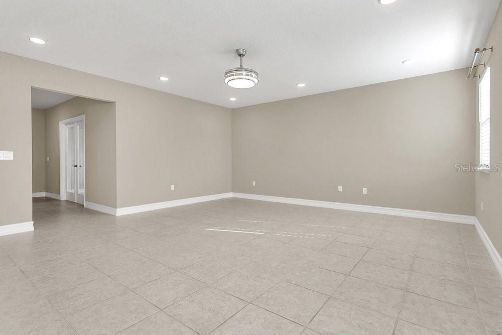 Image 7 of 36 For 807 Glen Creek Court