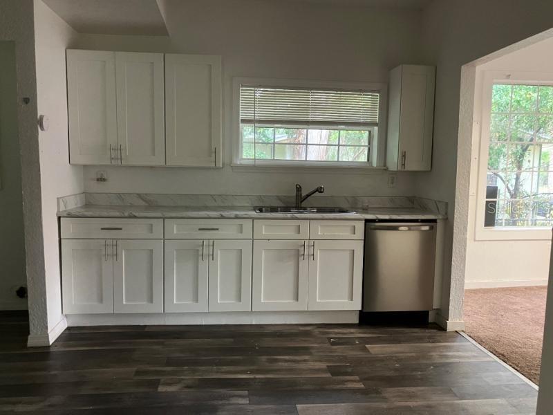 Image 5 of 11 For 528 Church Street