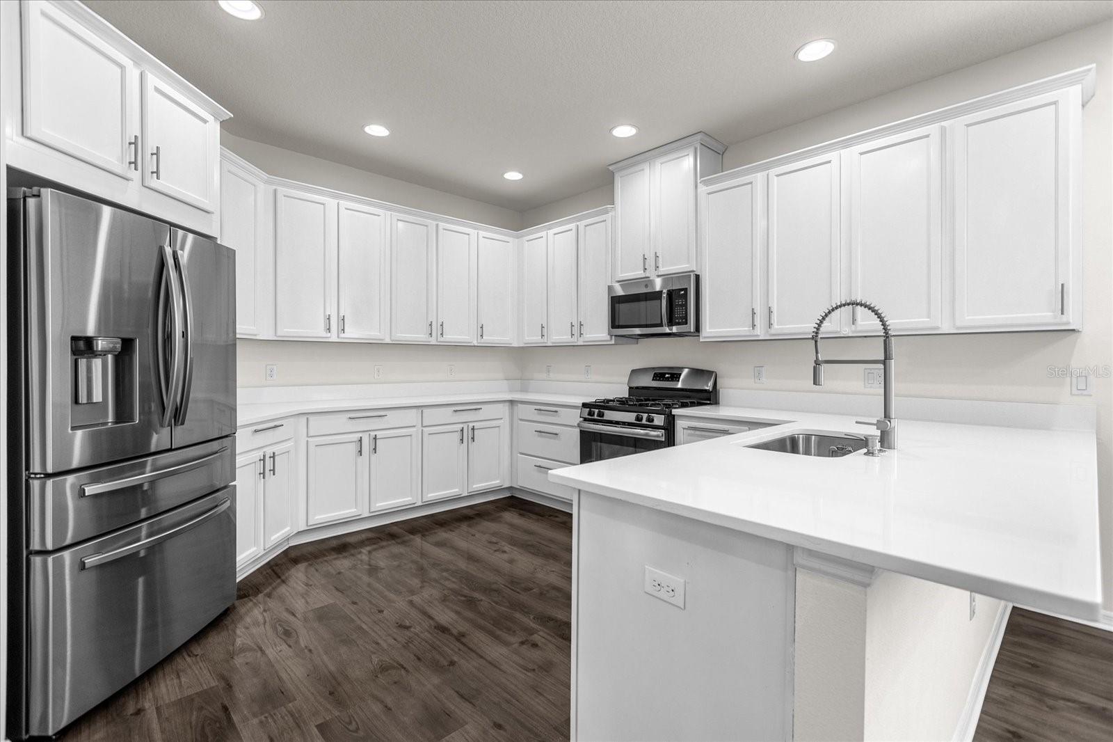 Image 32 of 53 For 2438 Pearl Cider St