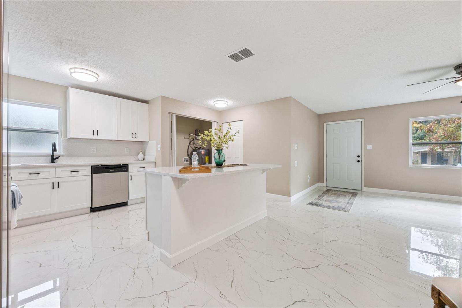 Image 14 of 52 For 3033 Sutton Drive