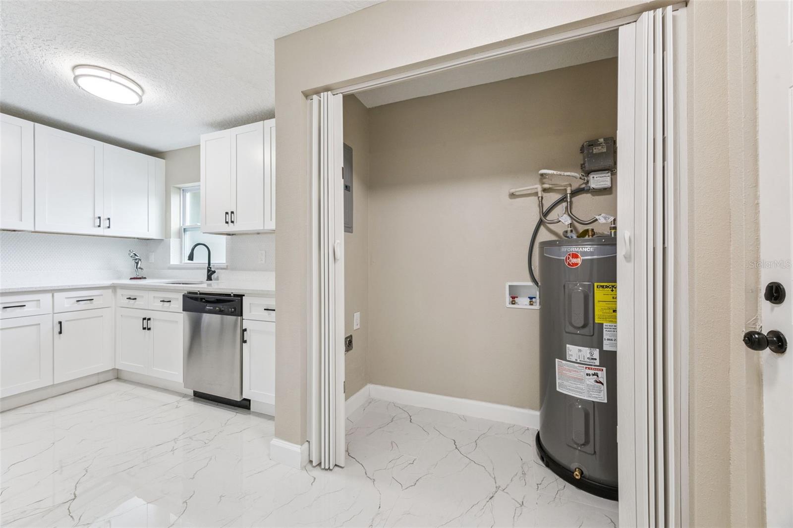 Image 21 of 52 For 3033 Sutton Drive