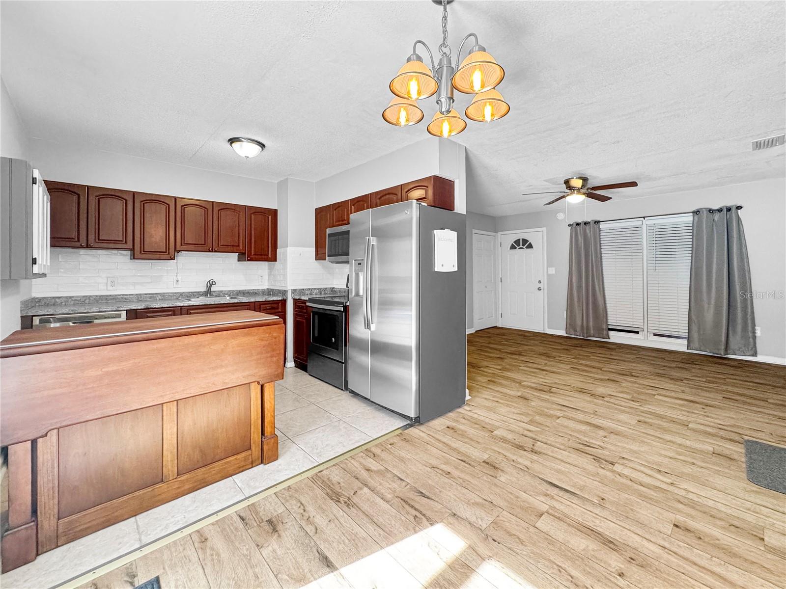 Image 10 of 26 For 1003 County Road 17a W