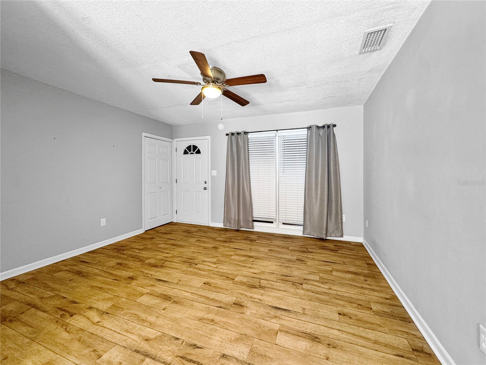 Image 12 of 26 For 1003 County Road 17a W