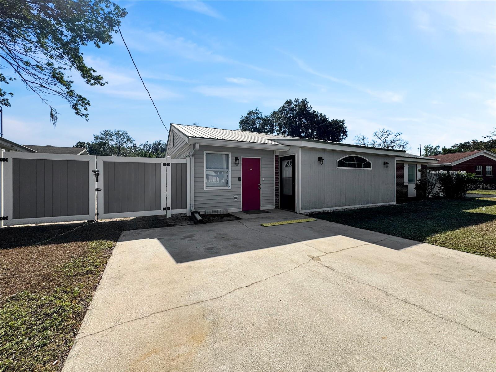 Image 3 of 26 For 1003 County Road 17a W