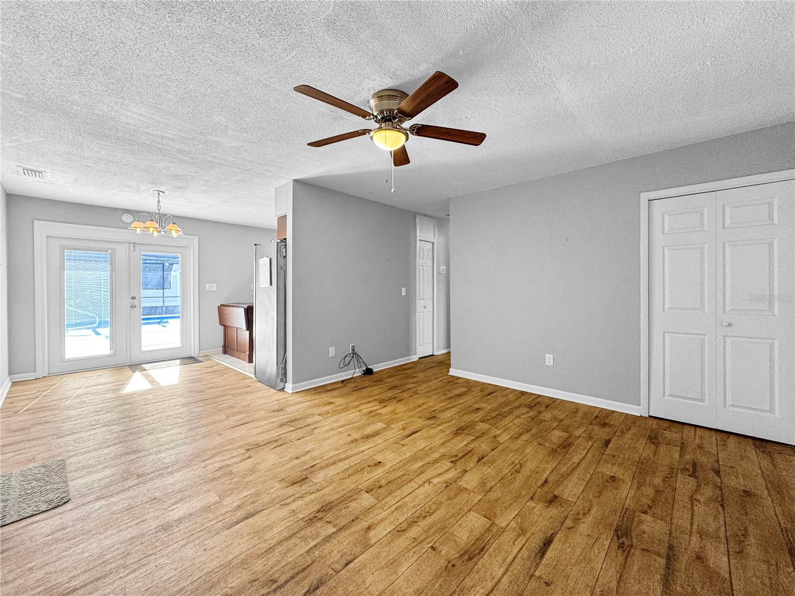 Image 7 of 26 For 1003 County Road 17a W