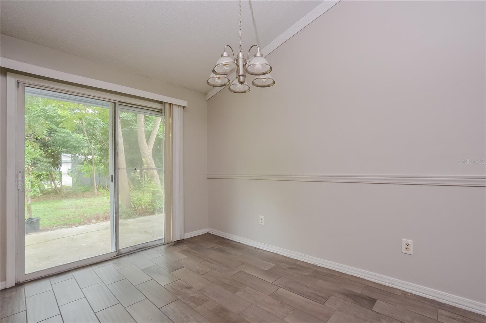 Image 4 of 16 For 1604 Blackberry Court