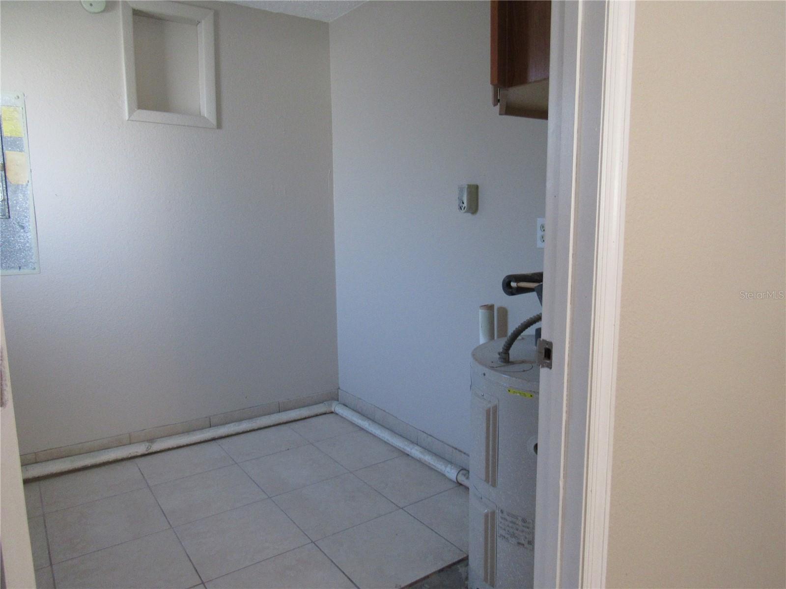 Listing photo id 11 for 4140 Las Vegas Drive