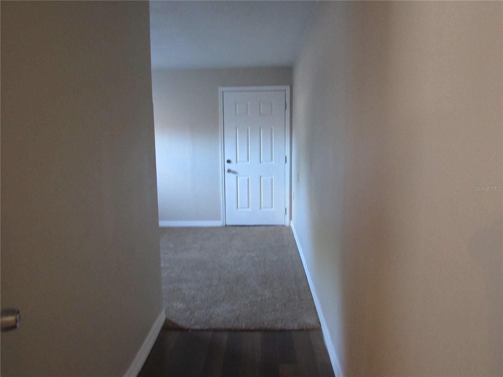 Listing photo id 15 for 4140 Las Vegas Drive