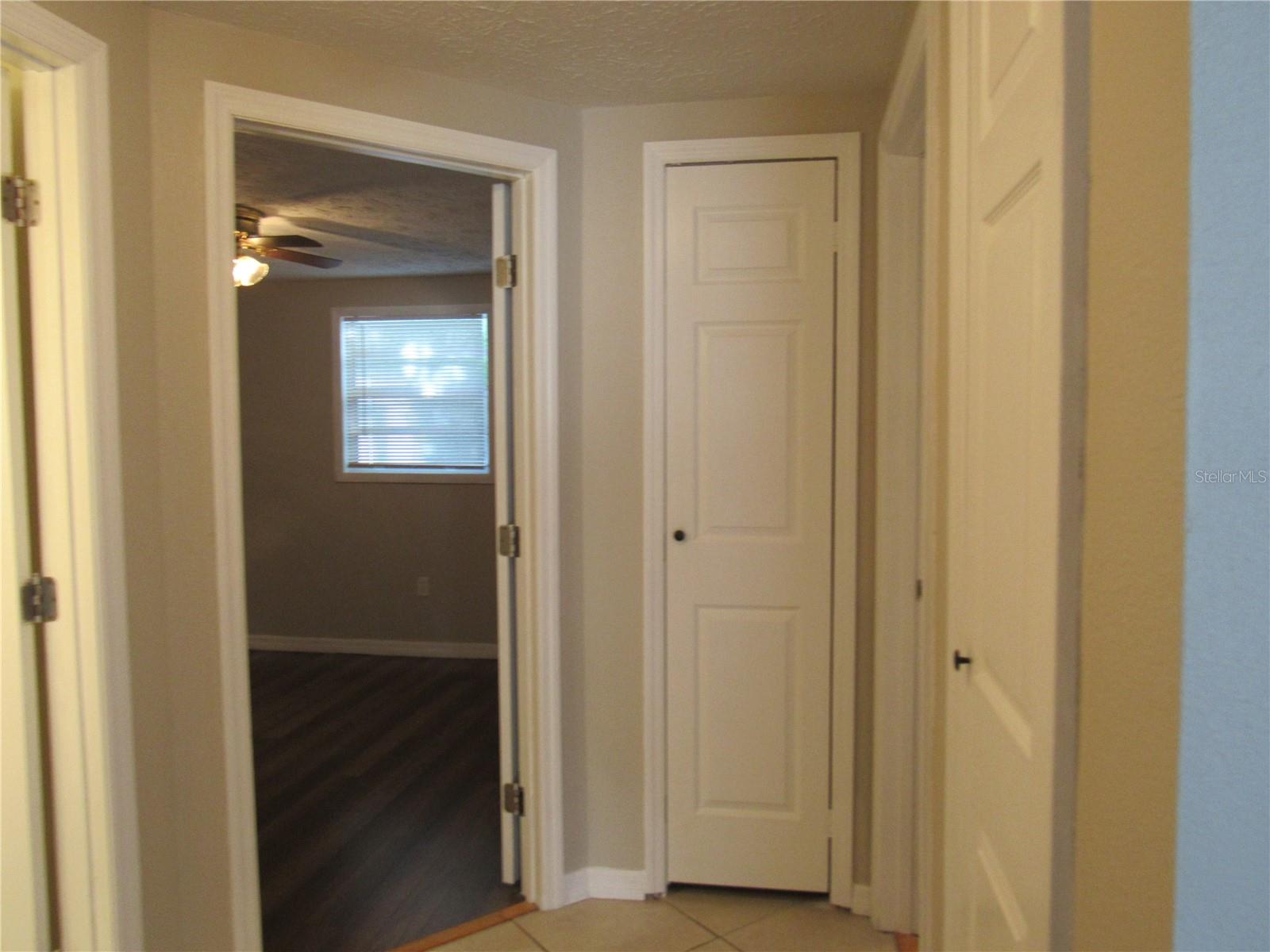 Listing photo id 17 for 4140 Las Vegas Drive