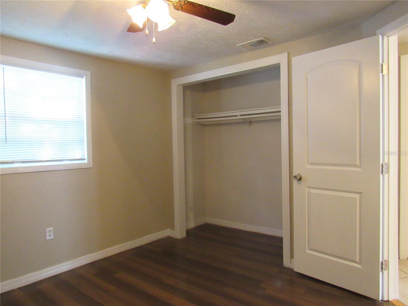 Listing photo id 27 for 4140 Las Vegas Drive