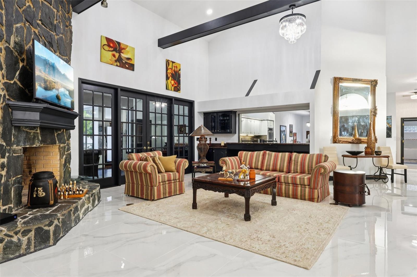 Image 14 of 68 For 16400 Lakeshore Drive