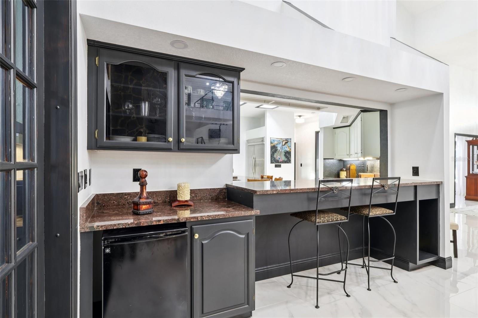 Image 16 of 68 For 16400 Lakeshore Drive