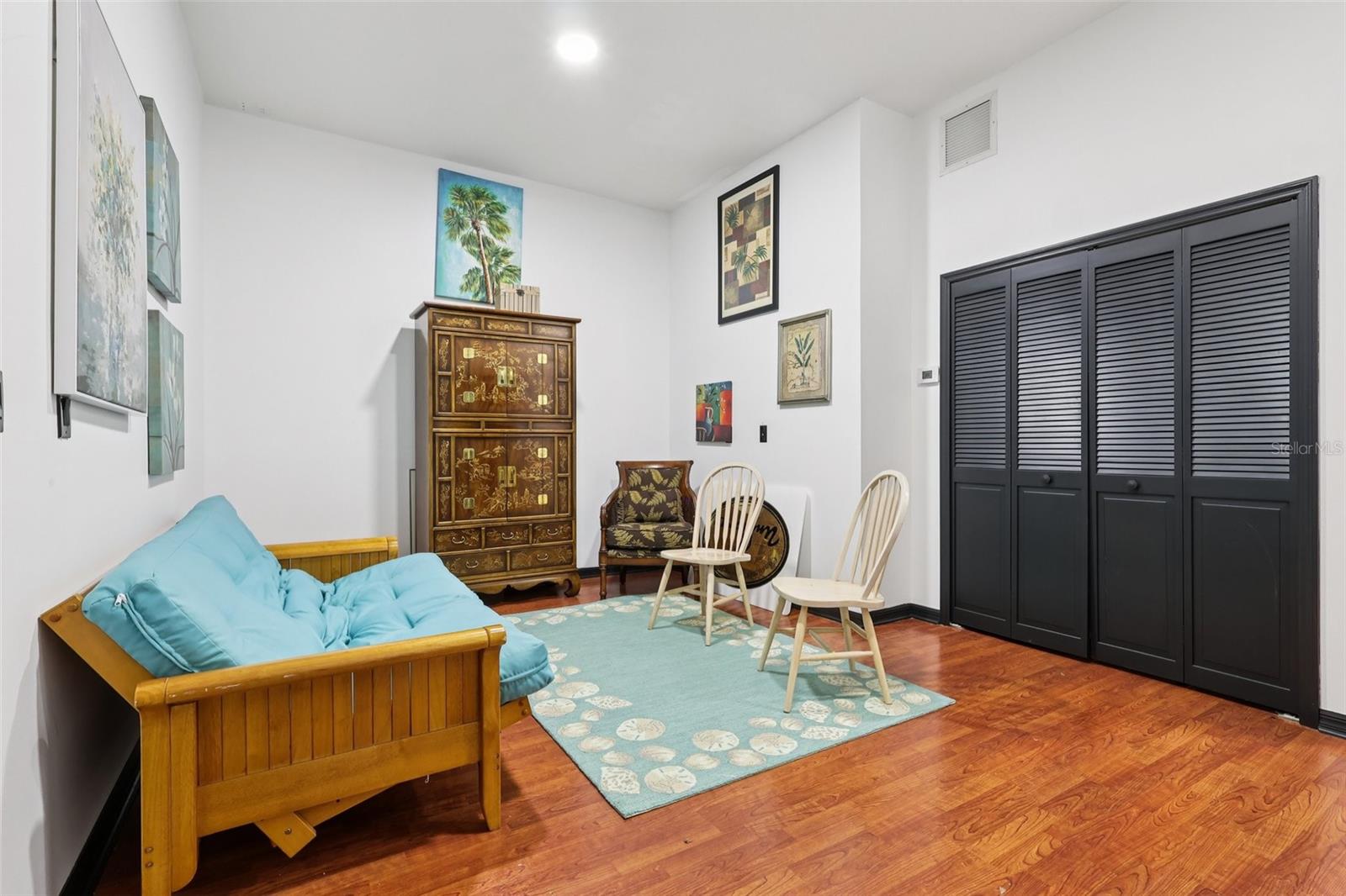 Image 27 of 68 For 16400 Lakeshore Drive