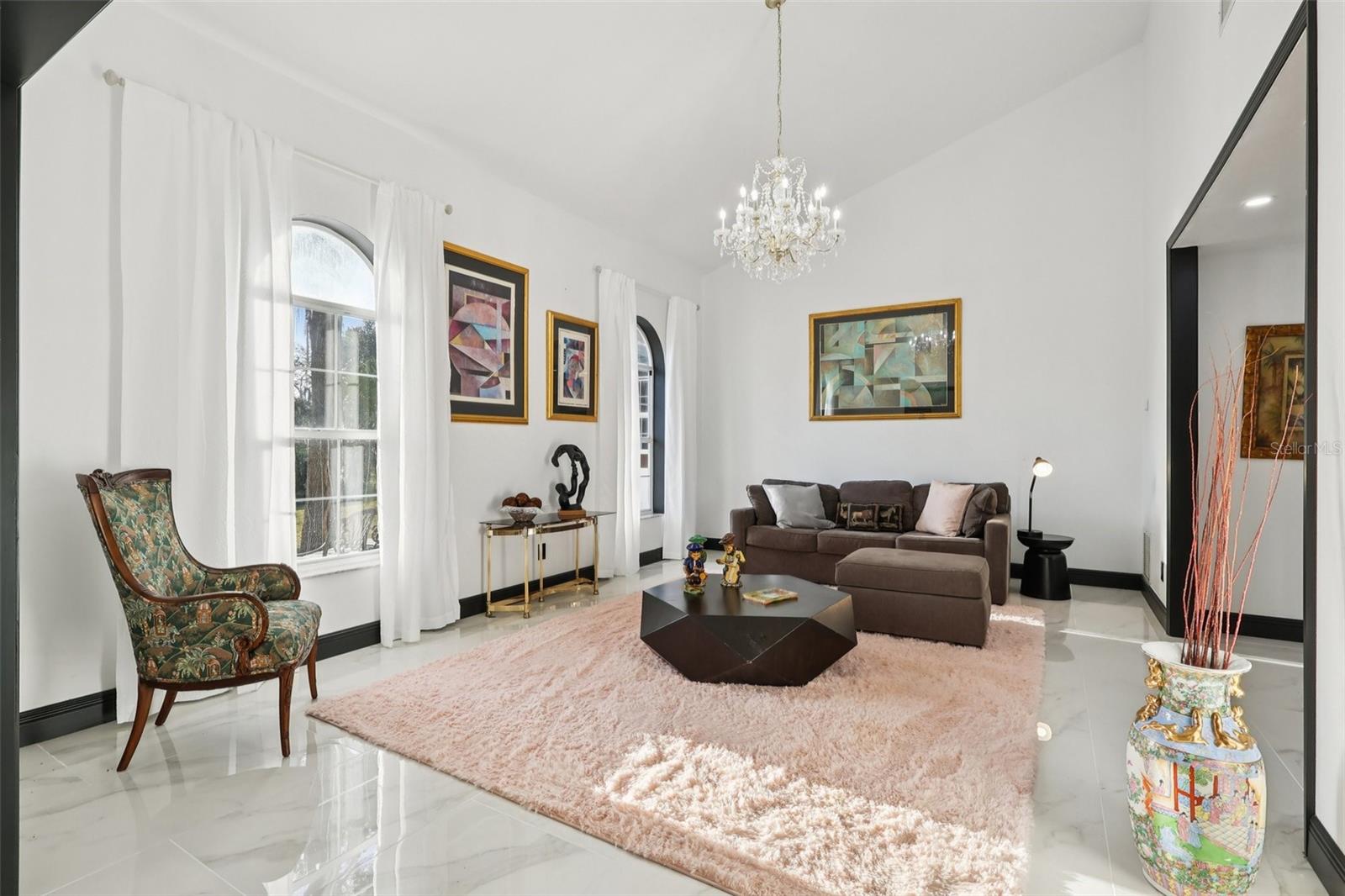 Image 4 of 68 For 16400 Lakeshore Drive