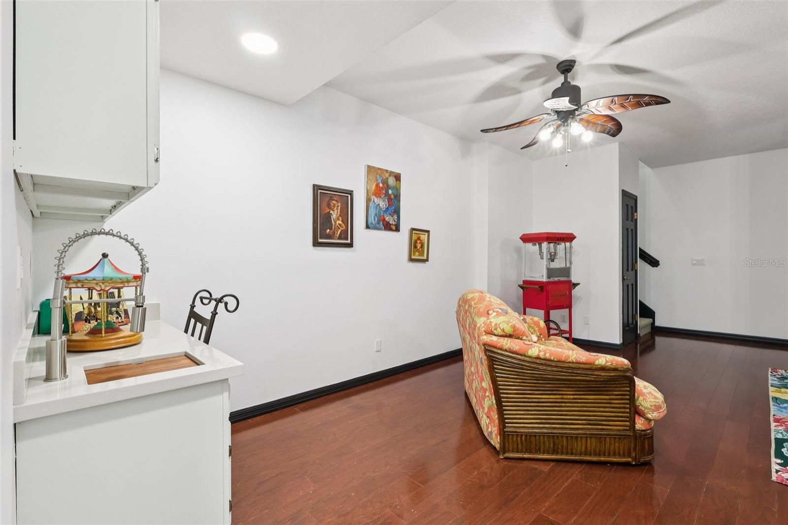 Image 43 of 68 For 16400 Lakeshore Drive