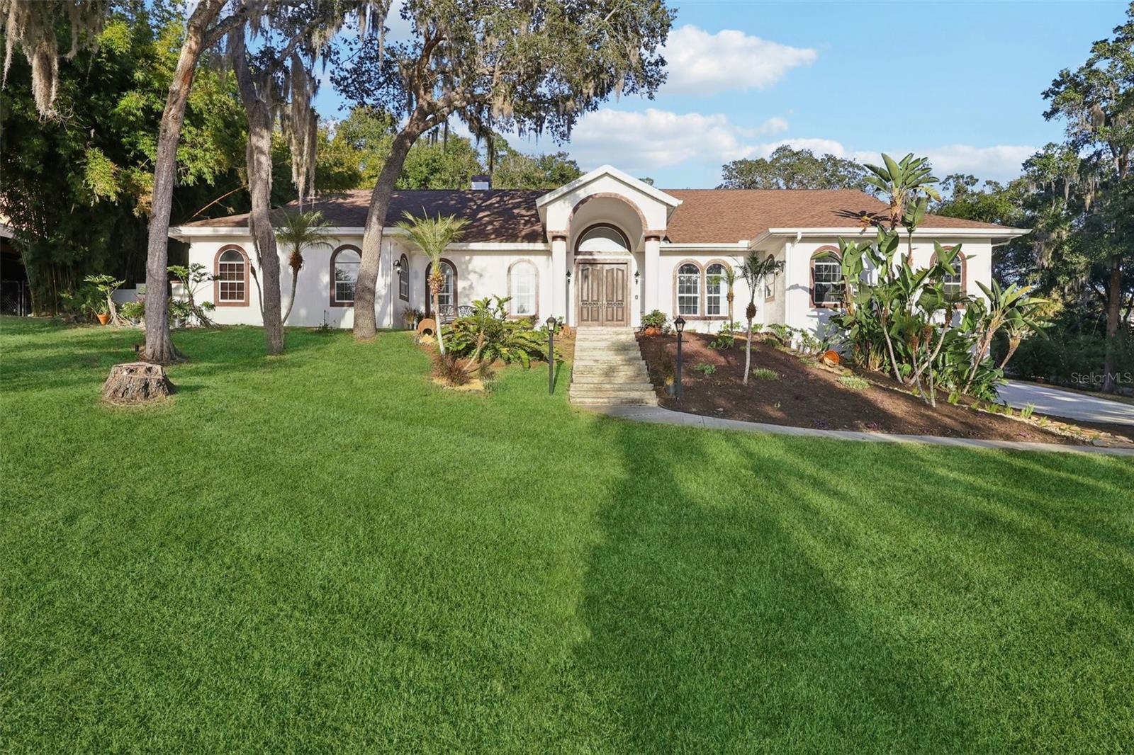 Image 54 of 68 For 16400 Lakeshore Drive