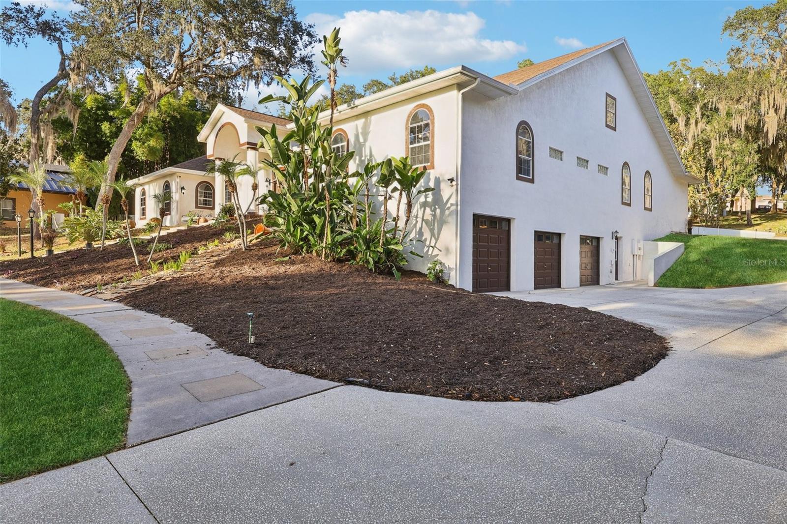 Image 57 of 68 For 16400 Lakeshore Drive