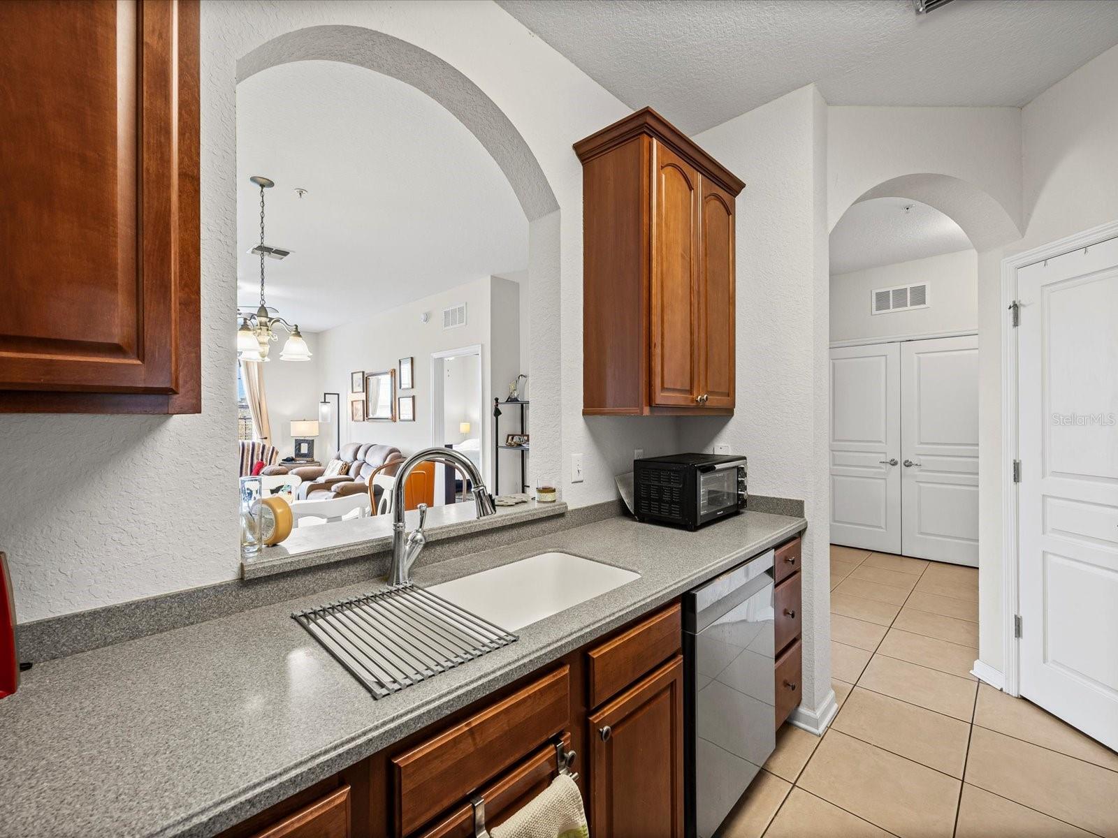 Image 9 of 39 For 8298 Portofino Drive 405